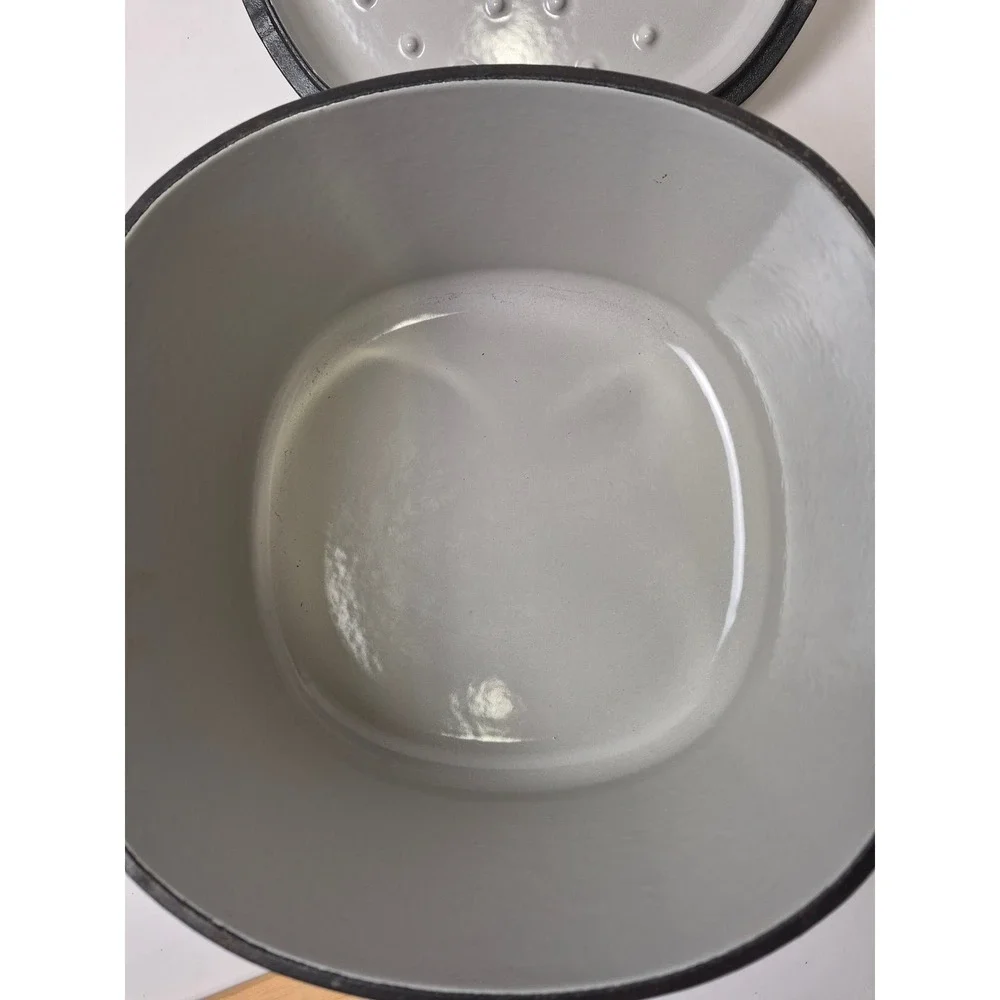 Pampered Chef Gray Enameled Cast Iron Dutch Oven Pot with Lid Gold Handle 2qt